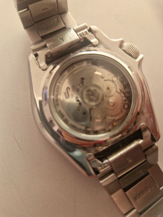 Продавам часовник Сейко