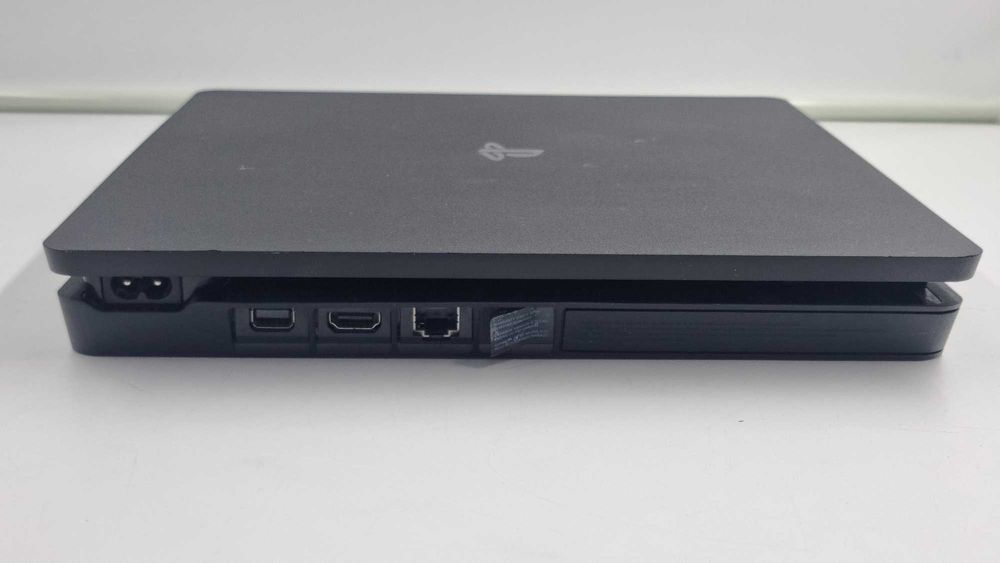 Consola PS4 Slim [Amanet Club Caro]