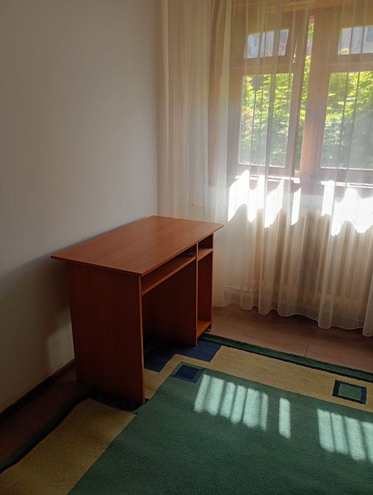 Închiriez garsoniera