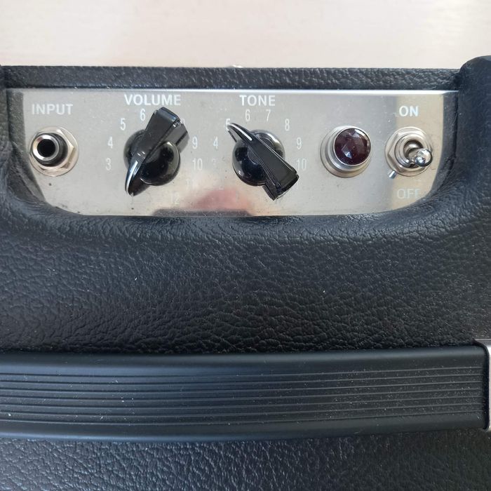 Кубе за китара Fender Pro Junior iv