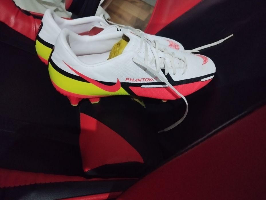 Ghete fotbal Nike Phanton,45,cm 29, turnate,Elite