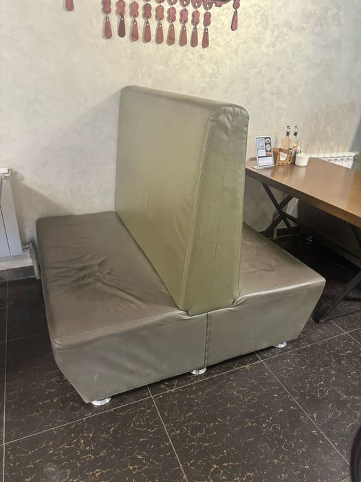 Диваны для кафе. Кожанные