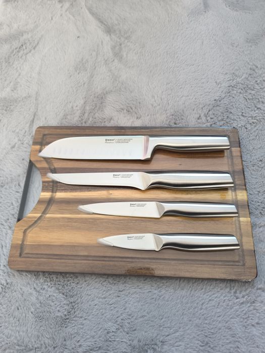 Комплект ножове BRIO БРИО с дъска