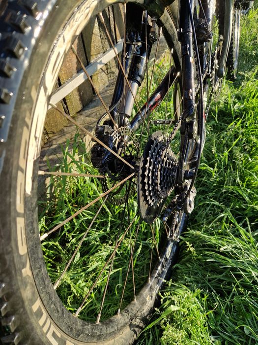 Vând bicicletă full suspension