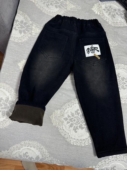 Продам новые джинсы,  на 5-7 лет