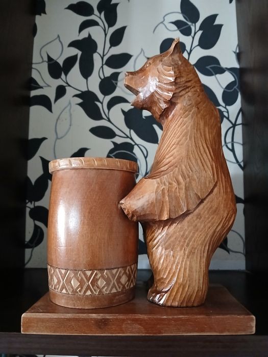 Статуэтка "Медведь с мёдом"