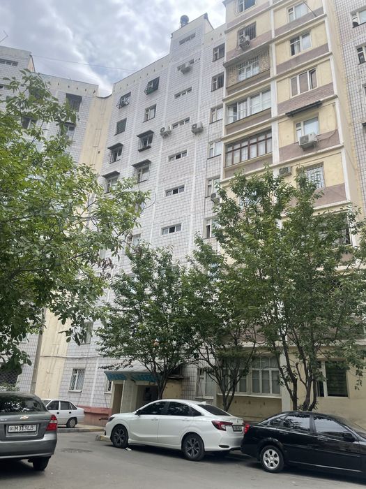 Sergeli 5 uy sotiladi