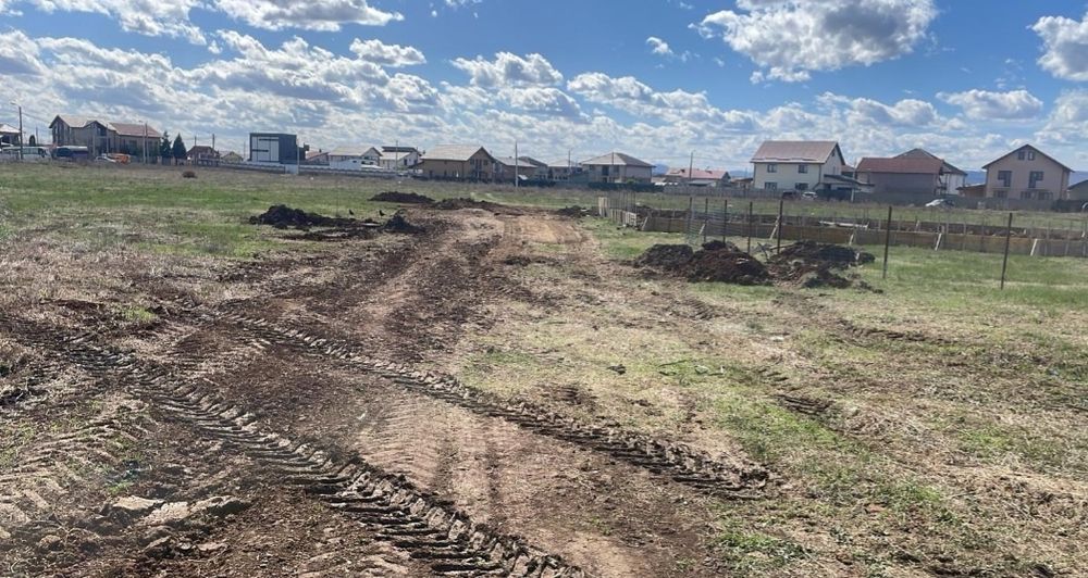 Vând teren intravilan B-dul Varciorova