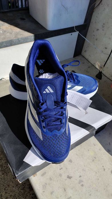 Маратонки adidas, номер 44, стелка 28 см, НОВИ! Левски