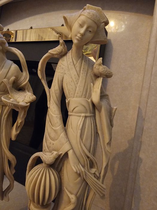 Statuete rasina f frumoase
