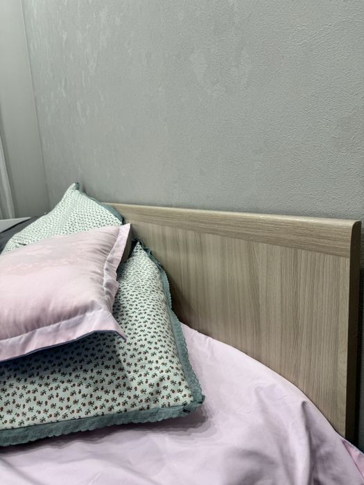 Продам спальный кровать 160/200
