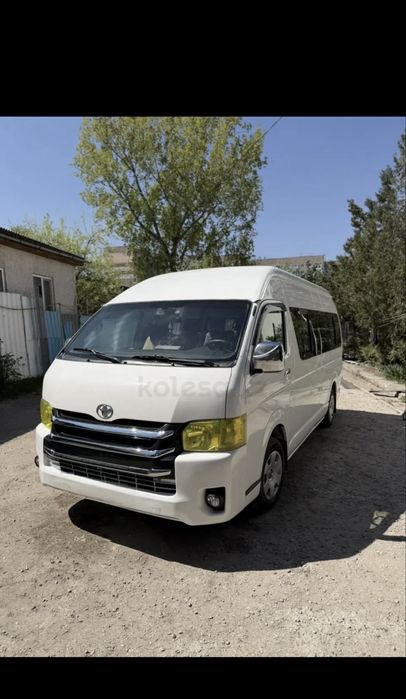 Продается Toyota Hiace 2011года