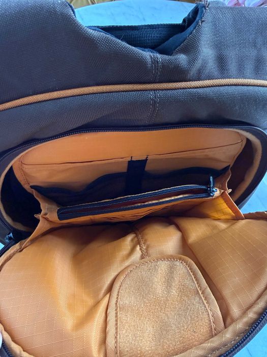 Rucsac Crumpler Premium – impermeabil, foto & laptop