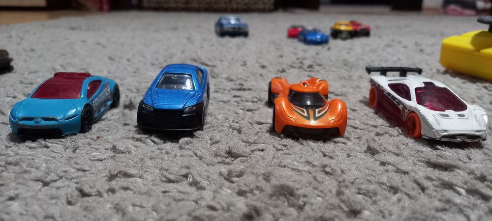 Mașină cu telecomandă Bumblebee + patru mașini mici