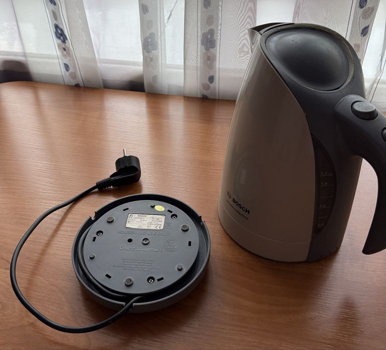 Чайник Bosch рабочий на запчасти