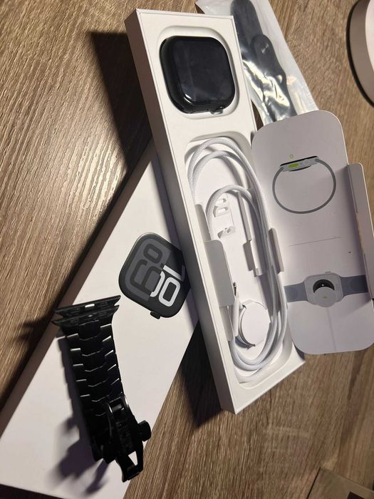 Apple Watch Series 10 46 mm nou, la cutie si accesorii