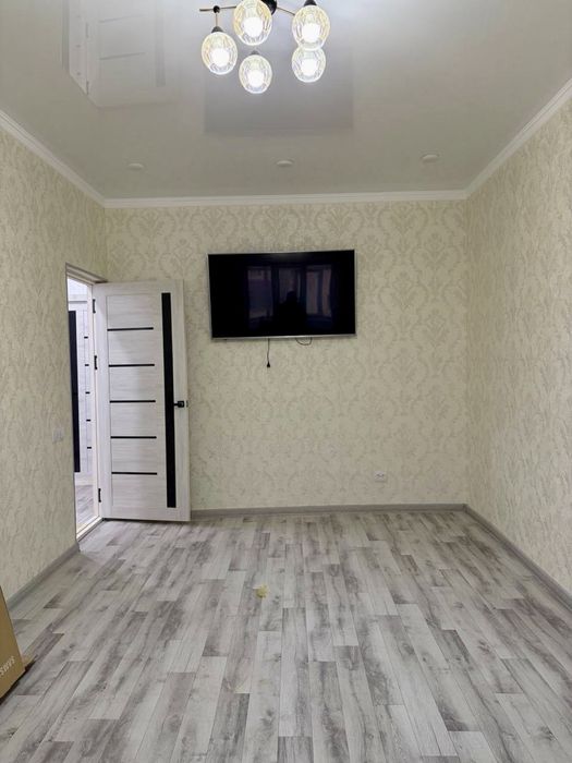 Продаётся 3 ком 2 этаж 10 мкр 25 школа