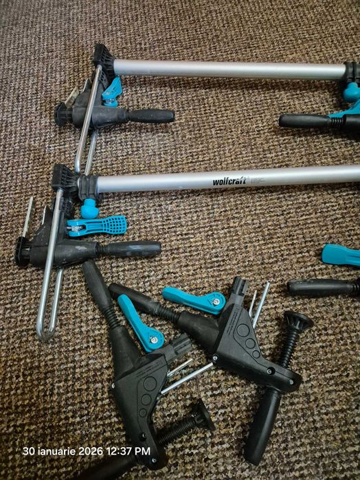 Suporți montaj uși