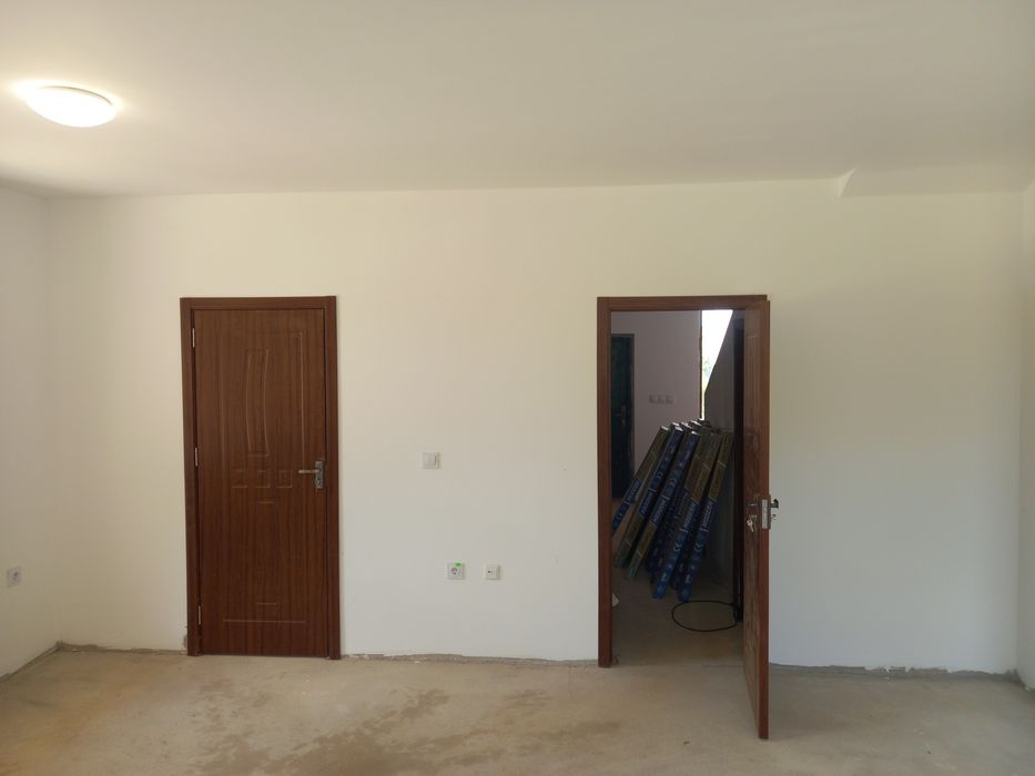 Къща  новопостроена в района наТрявна