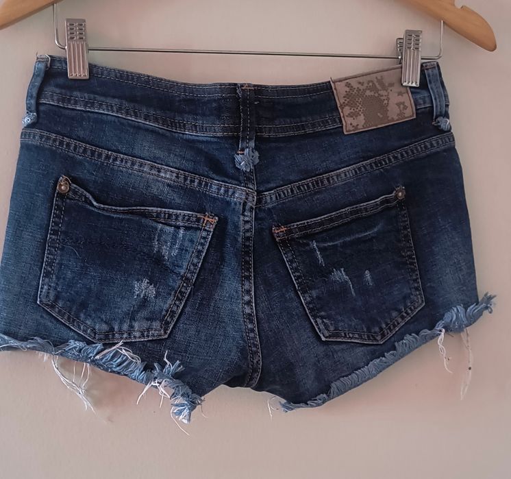 2 модела Bershka и един DenimCo къси дънкови панталонки