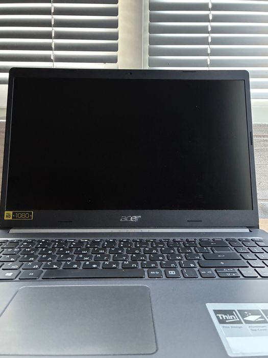 Laptop: Acer Aspire 5
