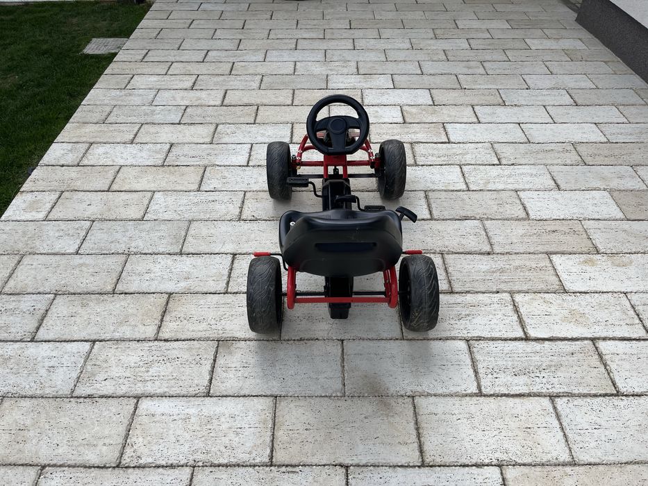 Vand masina copii cu pedale