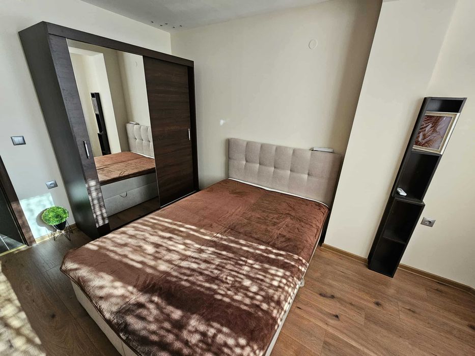 Дава се под наем Тристаен апартамент в Варна, Червен площад - 100 кв.м за 797.64 € - Снимка #23