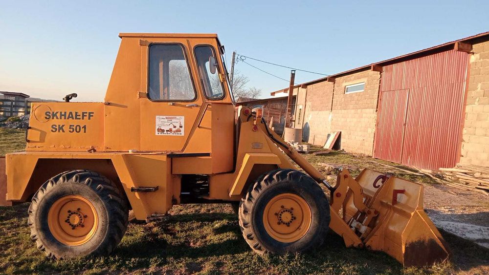 Vând încărcător frontal Skaeff SKL 501