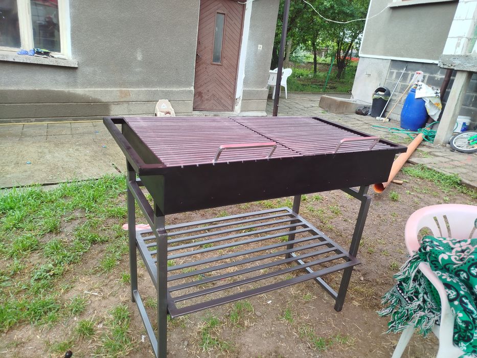 Барбекю скара с капак за опушване ново