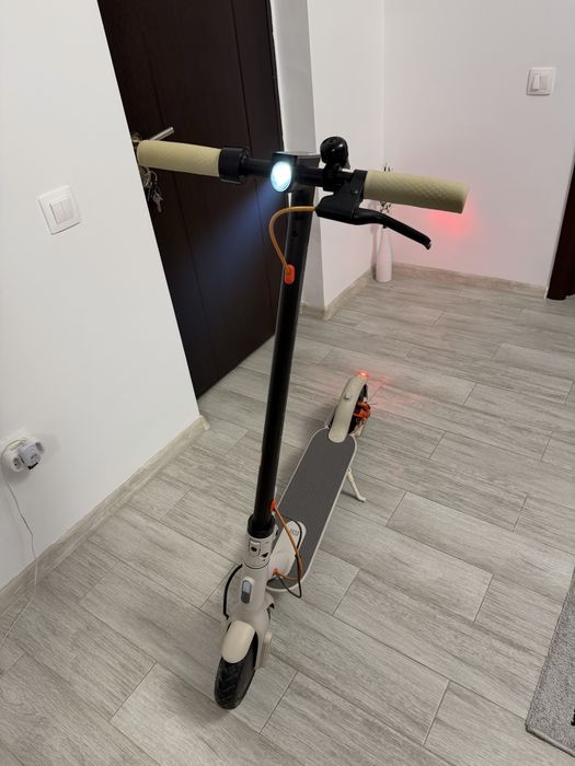 Vând trotinetă xiaomi mi electric