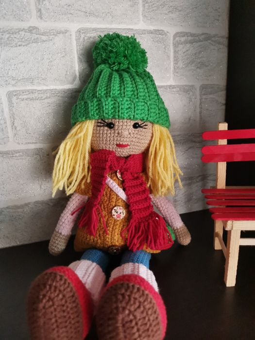 Плетена кукла 70 лв.