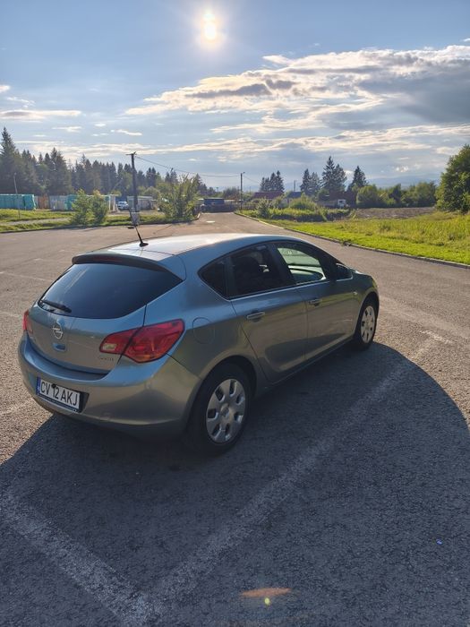 Opel Astra J 2012