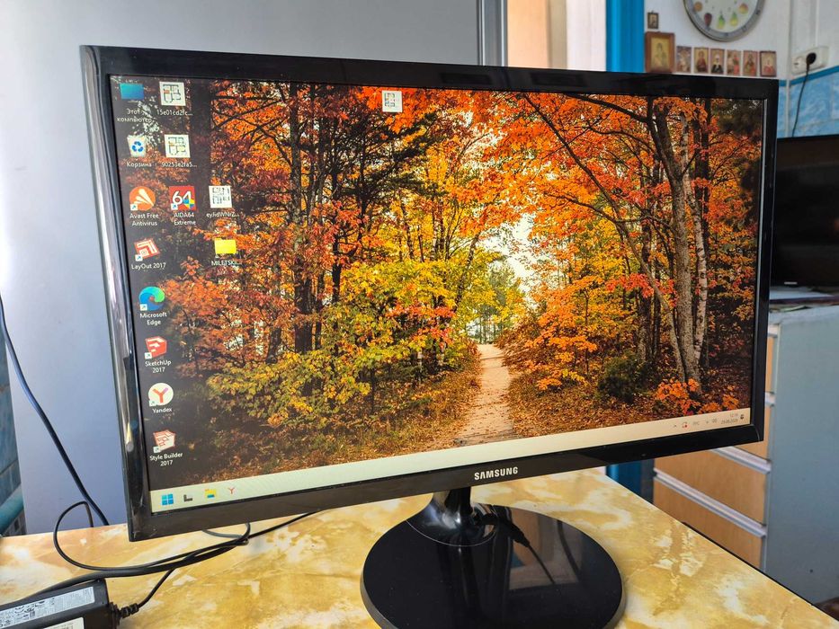 Монитор 22" Samsung