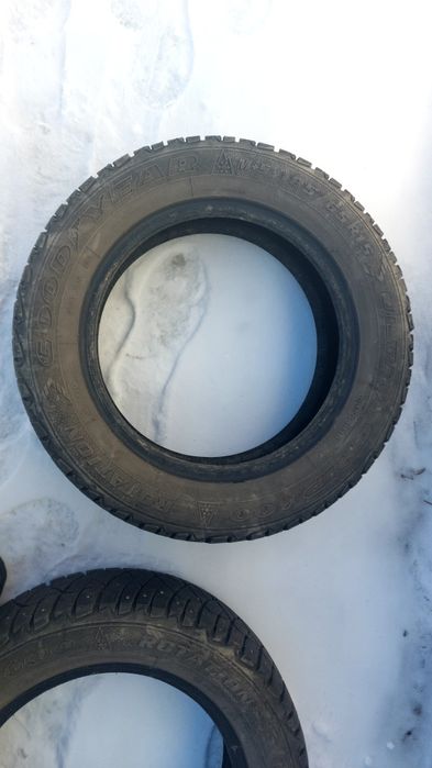 Продам комплект шин