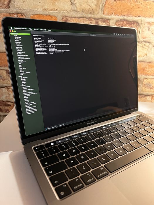 MacBook Pro 13” Apple M1 / 8GB RAM / 256GB SSD / Touch ID – ca nou