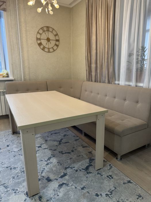 Кухонный стол + угловой диван ПРОДАМ