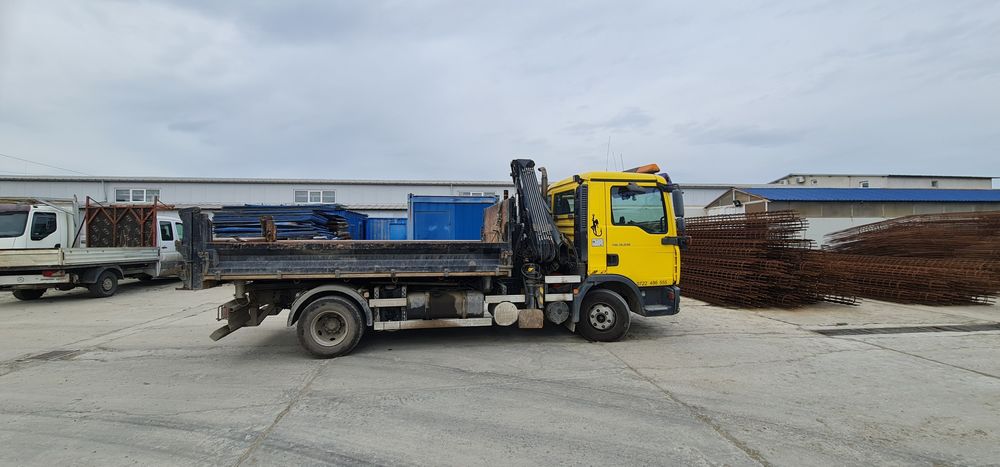 Transport marfa camion cu macara