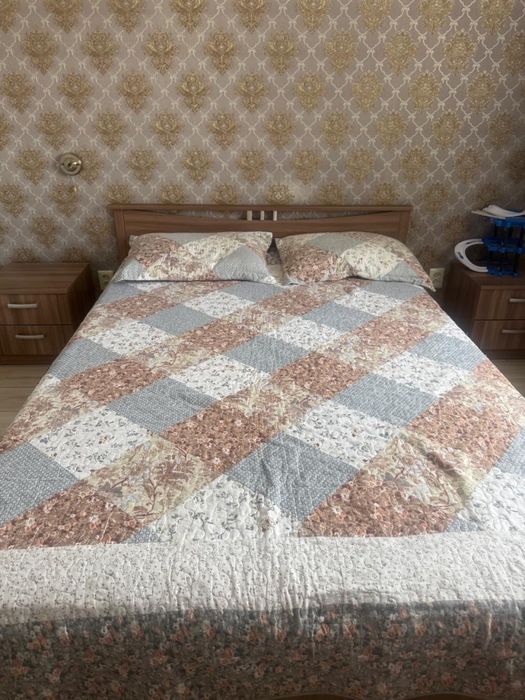 Кровать с матрасом