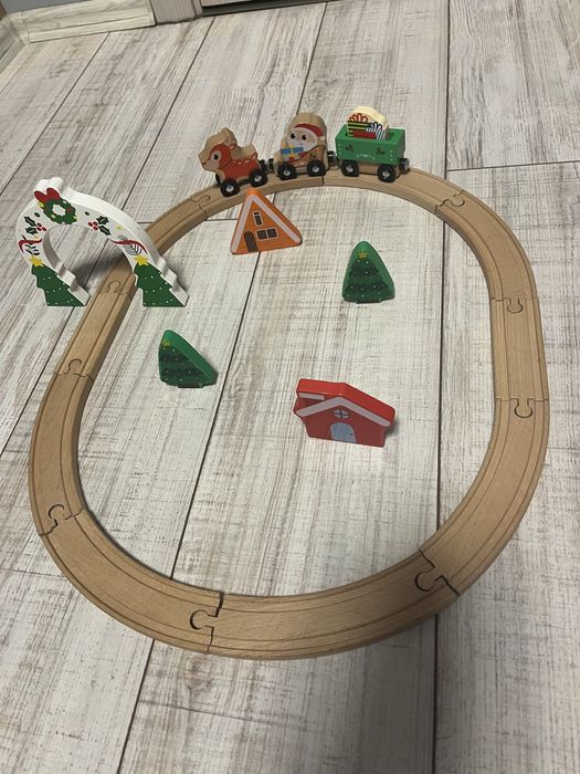 Дървено коледно влакчв