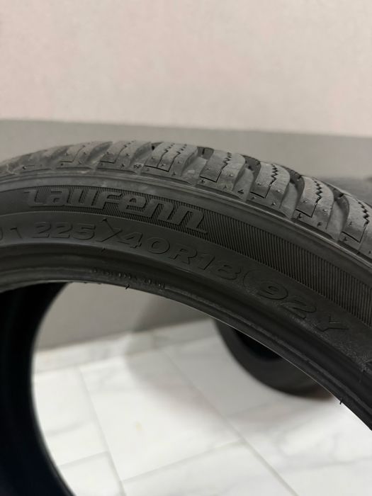 Чисто нови гуми 225 40 18