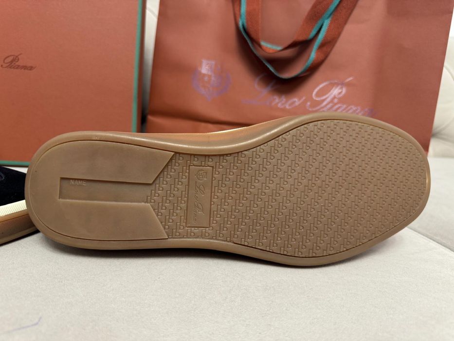 Adidasi originali Loro