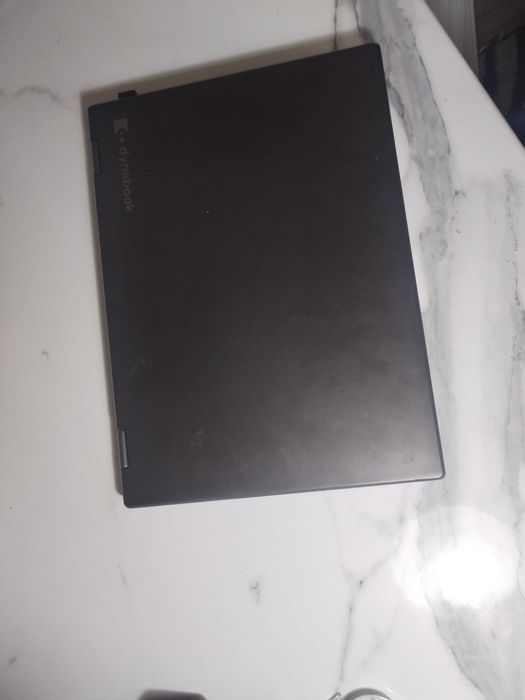 Toshiba dynabook V72