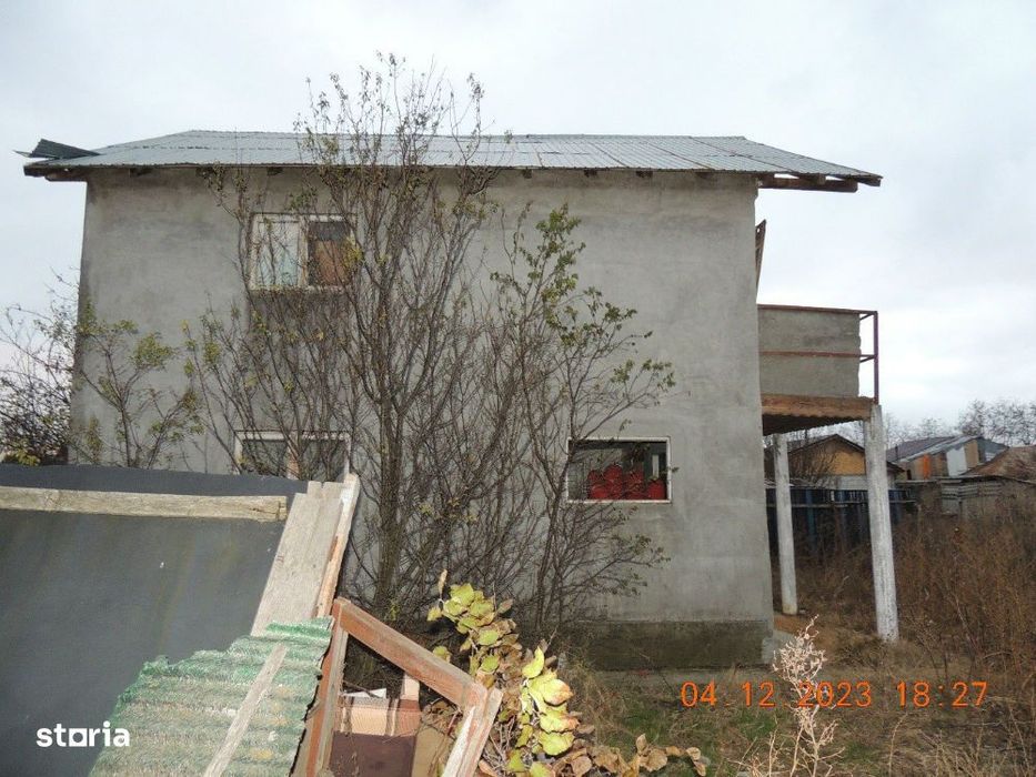 COCANI - CREVEDIA, Casa P+M + Teren - 300 mp