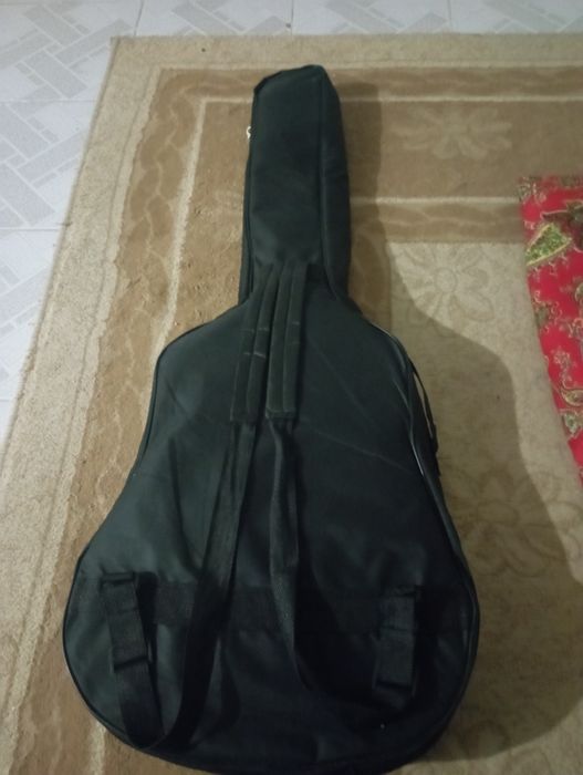 Акустическая гитара