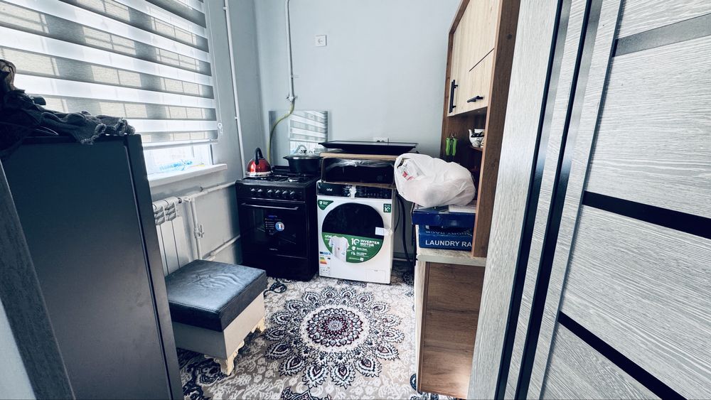 Mirzo Ulug’bek metroga 60 metr yaqinlikda. Korzinkani yonidagi dom