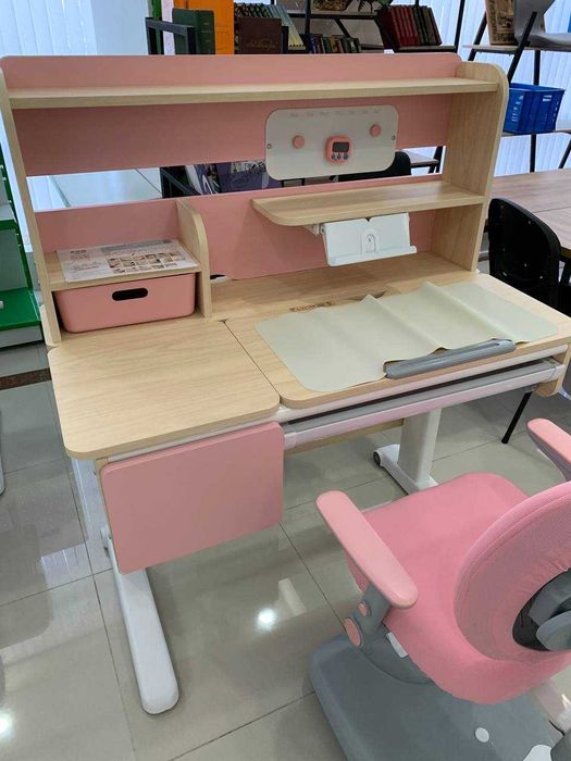 Детская парта со стулом