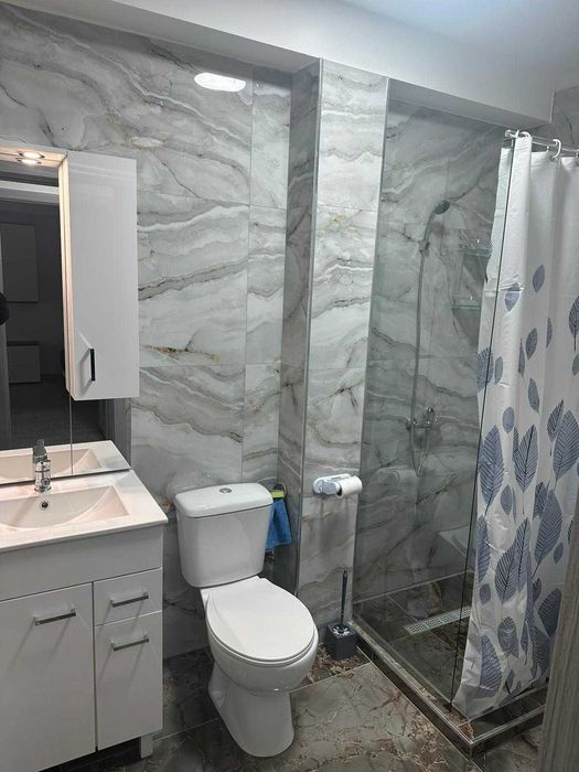 Apartament de Închiriat 2 camere decomandat, bucatarie 18mp, Craiovița Nouă
