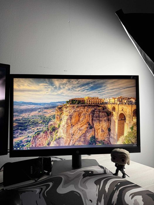 LG 24 IPS 75hz , HP 22 LED 75hz