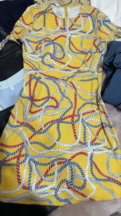 Продам платья топы юбки