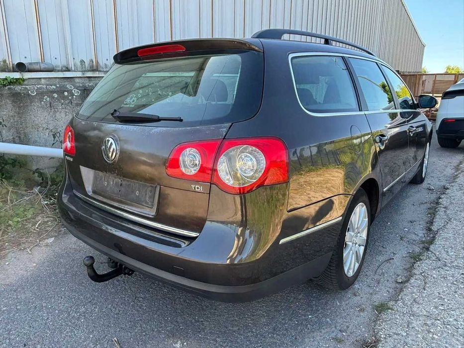 На Части Volkswagen Passat B6 1.9tdi 105к.с. 2005г. Variant